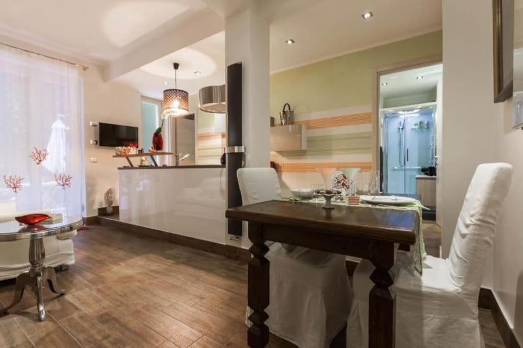 Lily'S - Near Harbor And Downtown With Terrace - Italy Flat Vacation Apartment Genova Exterior foto